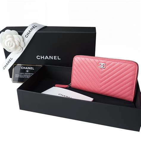 chanel pink wallets for women.